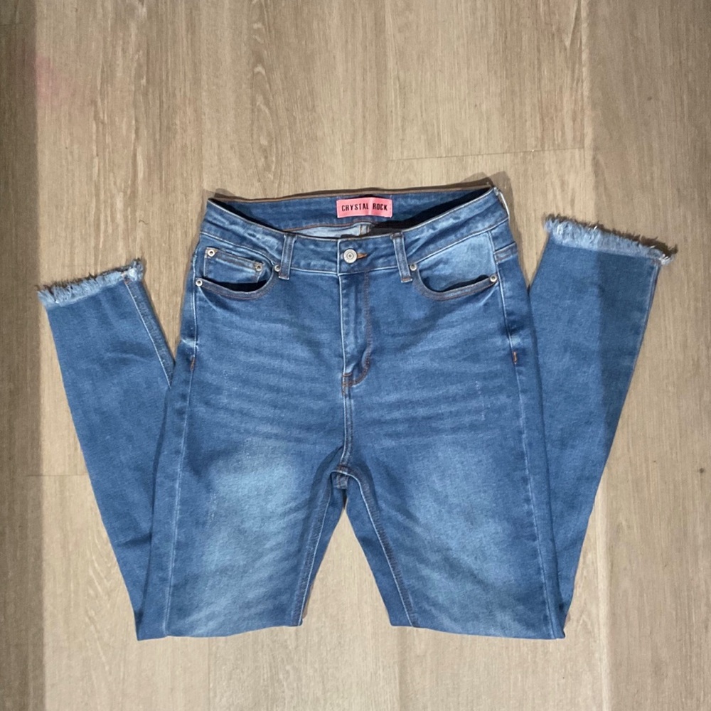 CHRYSTAL ROCK Distressed HIGH RISE JEANS (SIZE 11)